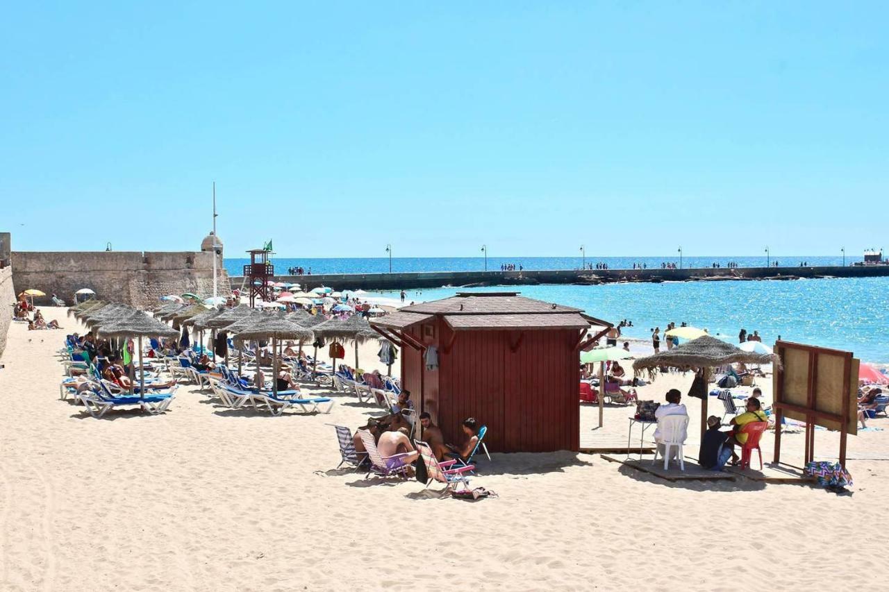 Apartamento Patio Junto A La Playa Cadiz Bagian luar foto